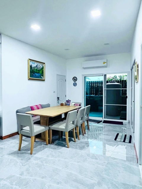 รูป แปลงยาว ฉะเชิงเทรา รร.วัดหัวสำโรง 1.6 กม. ให้เช่าบ้านรีสอร์ทสุดหรู พร้อมพื้นที่สวนขนาดเล็ก 300 ตร.วา. 900 ตร.ม. จัดเต็มเฟอร์ฯ - รูปที่ 8/8