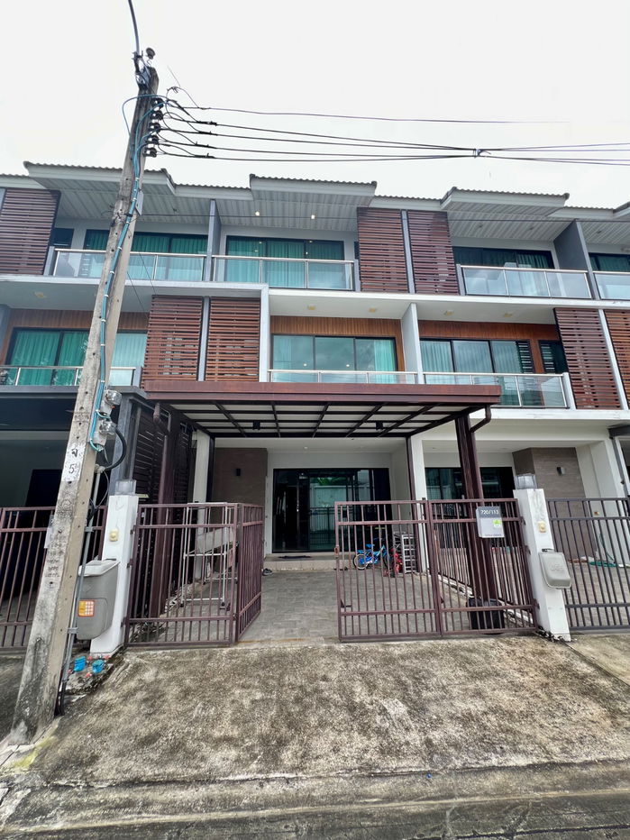 รูป 🌟 ขายทาวน์โฮม 3 ชั้น Supalai Essence ลาดพร้าว | ทำเลดี ใกล้ MRT ลาดพร้าว 101 🏡 ทาวน์โฮมสไตล์โมเดิร์น ฟังก์ชันลงตัว พร้อมครัวบิ้วอิน หน้าบ้านกว้าง - รูปที่ 26/26