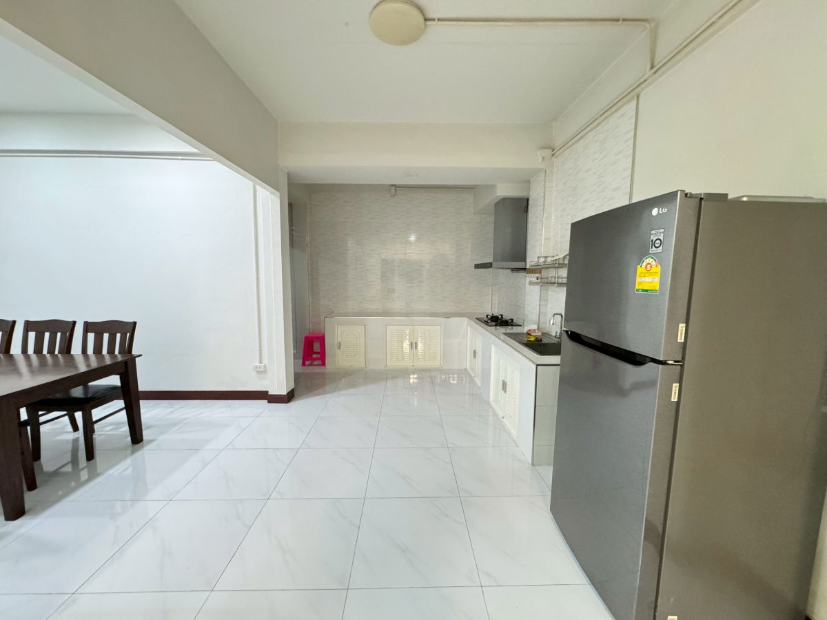 รูป [ให้เช่า] ทาวน์โฮม รัชดา 18, ห้วยขวาง | 5 ห้องนอน *สนใจติดต่อ Line @280ptgmm - รูปที่ 6/19