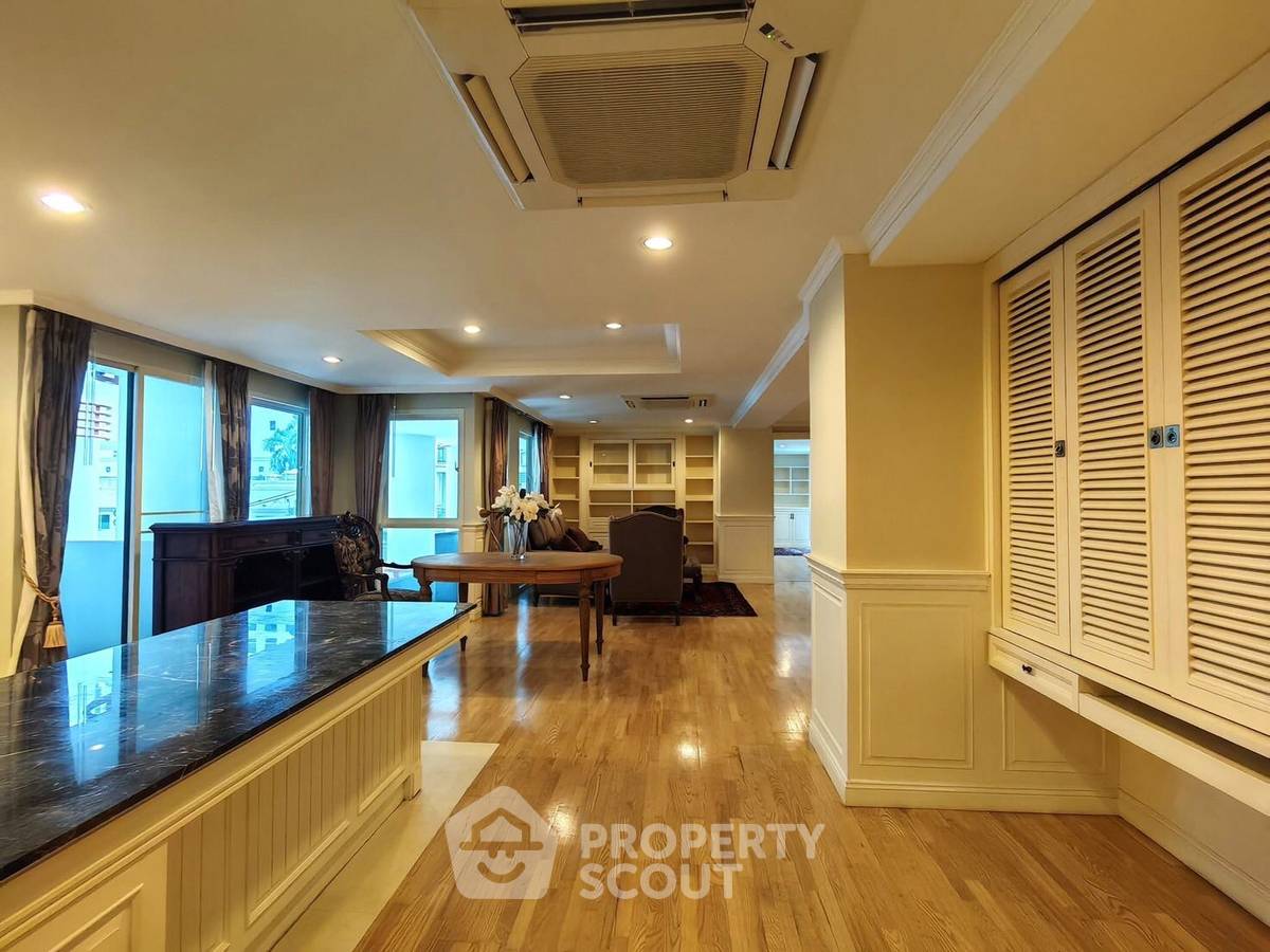 picture 2-BR Condo at La Maison Ruamrudee near BTS Phloen Chit (ID 2327479) - 23/25