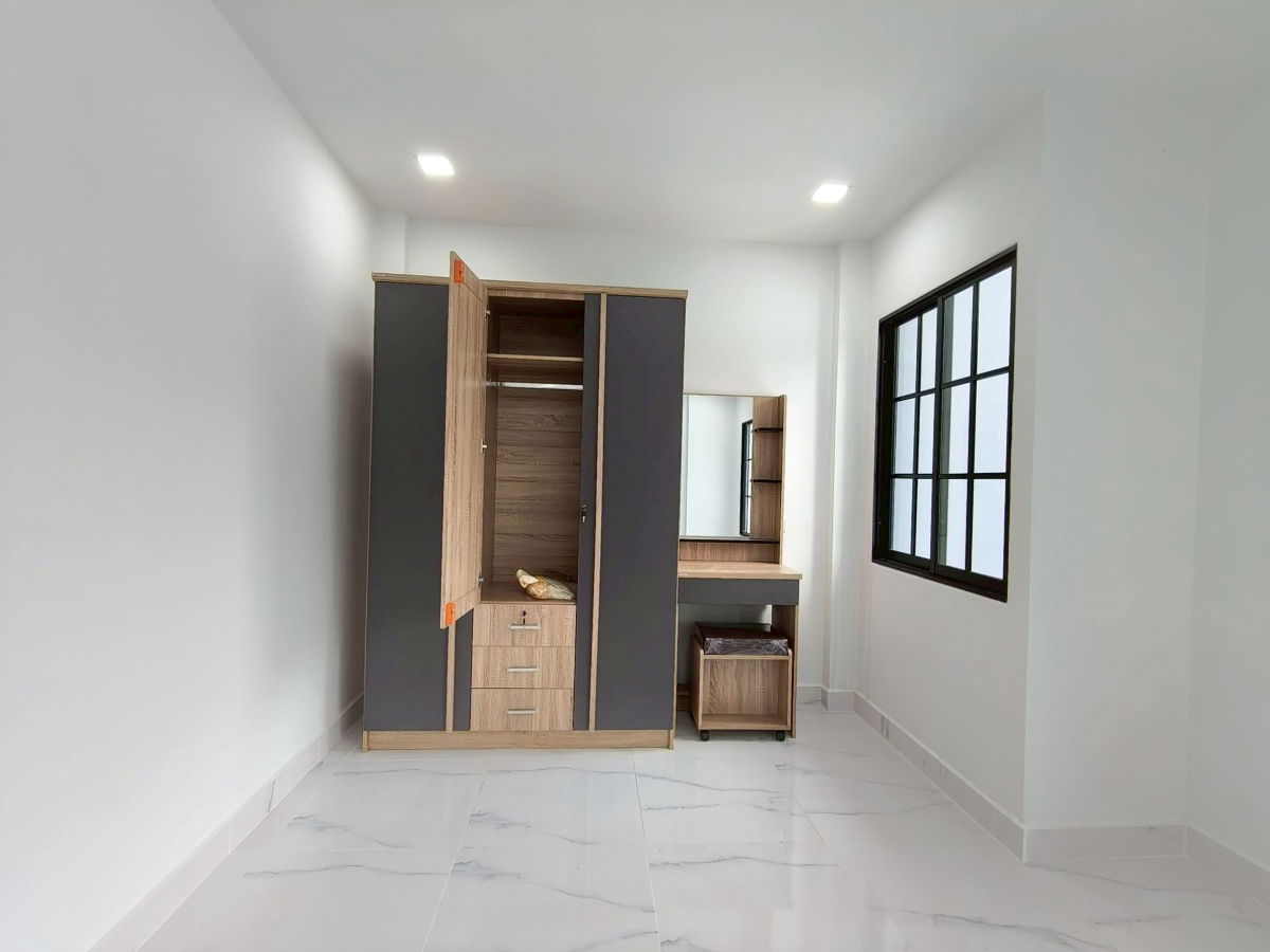 รูป ทาวน์เฮาส์ คลองสามวา เลียบคลองสอง ใกล้เขตคลองสามวา หมู่บ้านไอดีไซน์ เลียบคลองสอง รีโนเวท 100% แถมเฟอร์ครบ นัดชม/จองก่อนมีสิทธิ์ก่อน 085-318-6868 - รูปที่ 22/25