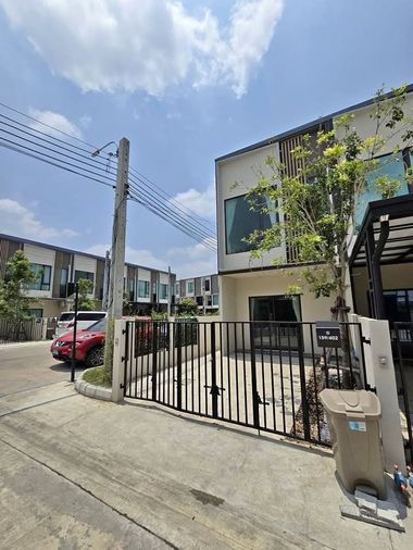 R2789 ให้เช่าทาวน์เฮ้าส์ 2 ชั้น Altitude Kraf บางนา กม. 5 (ว่างค่ะ)