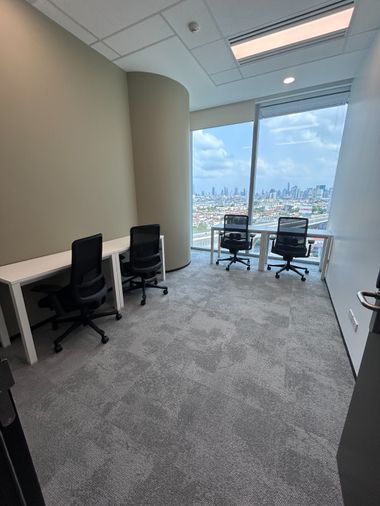 สำนักงานหรูบน Kingbridge Tower ใจกลางกรุงเทพ ใกล้สะพานภูมิพล พื้นที่ทำงานทันสมัย เหมาะทั้งระยะสั้นและสำนักงานใหญ่ระยะยาว