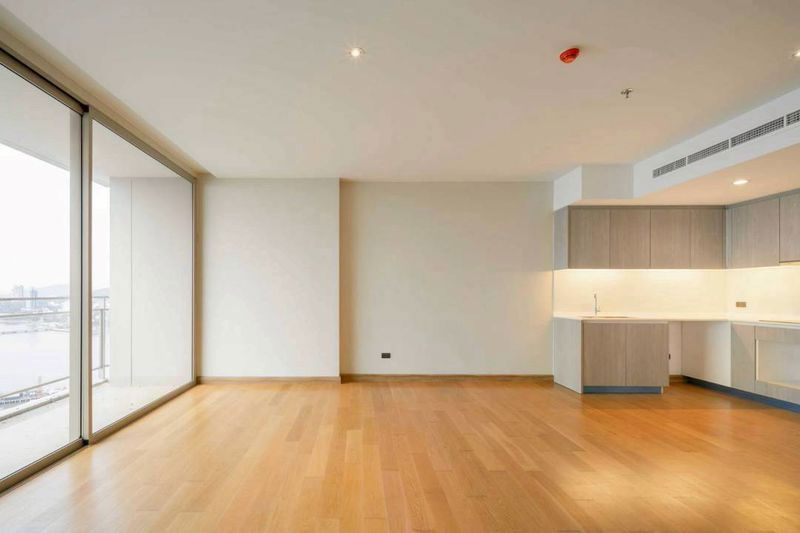 picture Luxury condo for sale in the heart of the city, seaside project, Marina Bay Front Sriracha - 3/19