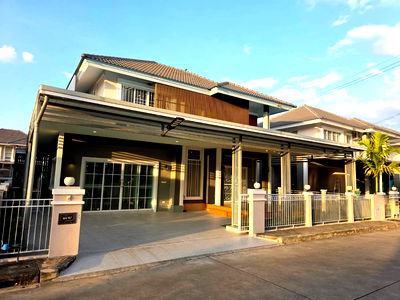 เช่าบ้านเดี่ยว รร.มงฟอร์ตวิทยาลัย แผนกมัธยม : ให้เช่าบ้านเดี่ยว 2 ชั้น กาญจน์กนกวิลล์ 15 เชียงใหม่ ต่อเติมพร้อมเฟอร์นิเจอร์ครบ ใกล้ 89 พลาซ่า ใกล้โรงเรียนนานาชาติ UCIS, ABS, ACIS