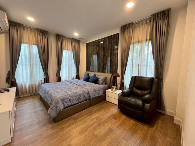 ขายบ้านเดี่ยว 4 ห้องนอน 302 ตร.ม. 107 ตร.ว. นันทวัน พระราม 9 กรุงเทพกรีฑาตัดใหม่
