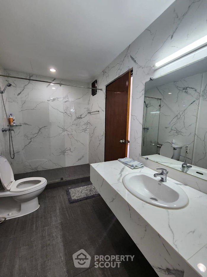 picture 3-BR Condo at DS Tower 1 near BTS Phrom Phong (ID 2439516) - 10/17