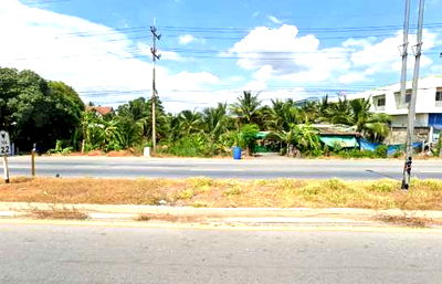 ขายที่ดิน : ️ ขายที่ดินเปล่า 8 ไร่ 1 งาน 15 ตร.วา ติดถนนเส้น 375 นครปฐม - ดอนตูม✨