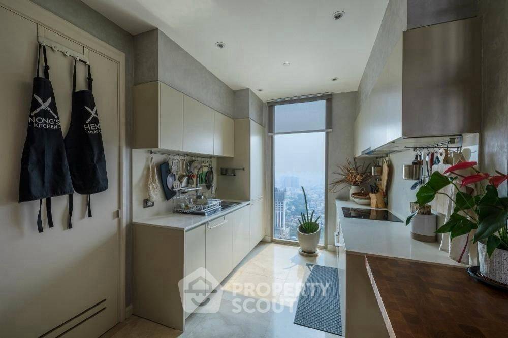 picture 2-BR Condo at Magnolias Waterfront Residences near BTS Saphan Taksin (ID 2269618) - 3/10