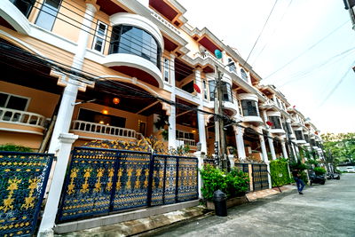 เช่าทาวน์โฮม เอกมัย 11 : ให้เช่าทาวน์โฮม ออกแบบโดยสถาปนิก พร้อมดาดฟ้าส่วนตัว, เฟอร์นิเจอร์พร้อมอยู่ ซอยทองหล่อ ซอย 25 