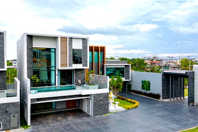 บ้านเดี่ยว แจส กรีน วิลเลจ คู้บอน : ขายบ้านเดี่ยว Luxury 3 ชั้น Highbury วัชรพล-รามอินทรา ที่ดิน 60 ตร.วา แต่งครบทั้งหลัง พร้อมลิฟต์และสระว่ายน้ำส่วนตัว