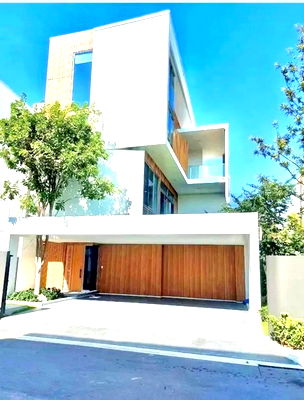 Houses for rent Bangkok-Chon Buri Motorway : Krungthep Kreetha Rd Rama9 ARL BanThap Chang 2.5km. Luxury Japanese-style house for rent 3 stories 7