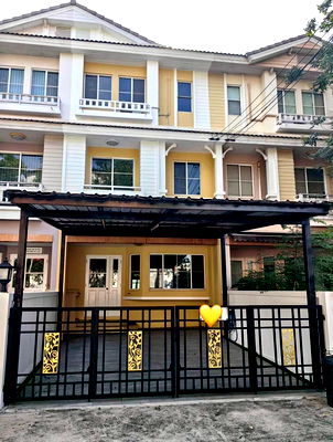 เช่าทาวน์โฮม วิทยาลัยพยาบาลบรมราชชนนีนพรัตน์วชิระ : 💛ให้เช่าทาวน์เฮ้าส์ 3 ชั้น💛 ทำเลใกล้ MRT วัชรพล เพียง 1.5 กม. บ้านรีโนเวทใหม่ เลี้ยงสัตว์ได้ สามารถทำเป็นออฟฟิศได้ Line: @Kinglandcondo