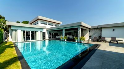 Houses for sale Chonburi : Company Name - 10 Bedrooms Pool Villa for sale in Siam Royal View Lakeside HESRV08