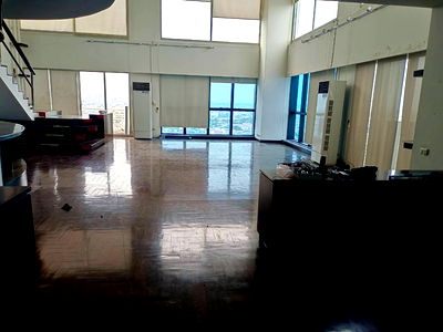 Condos for sale : Spacious duplex 4-bedroom condo for sale in NS Tower Bangna Condominium, near Central Bangna Department Store