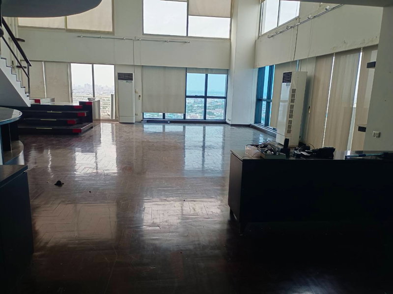 ขายคอนโด : ขาย  ห้องคอนโด duplex กว้าง 4 ห้องนอน ที่ คอนโด NS Tower Bangna, ใกล้ห้าง Central บางนา