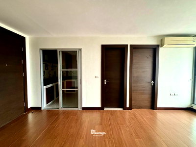 Condos for sale : Sale Rhythm Ratchada 2Bedroom 2Bathroom 72.5sqm. 7.59MB. High Floor Line : @thebrokerage
