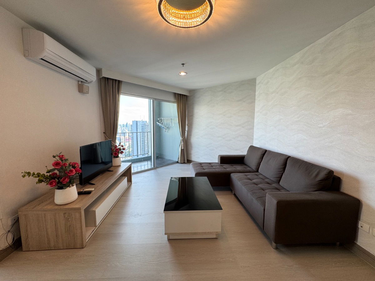 picture For Rent : Belle Grand Rama 9 (Close to MRT Rama 9) - 1/13