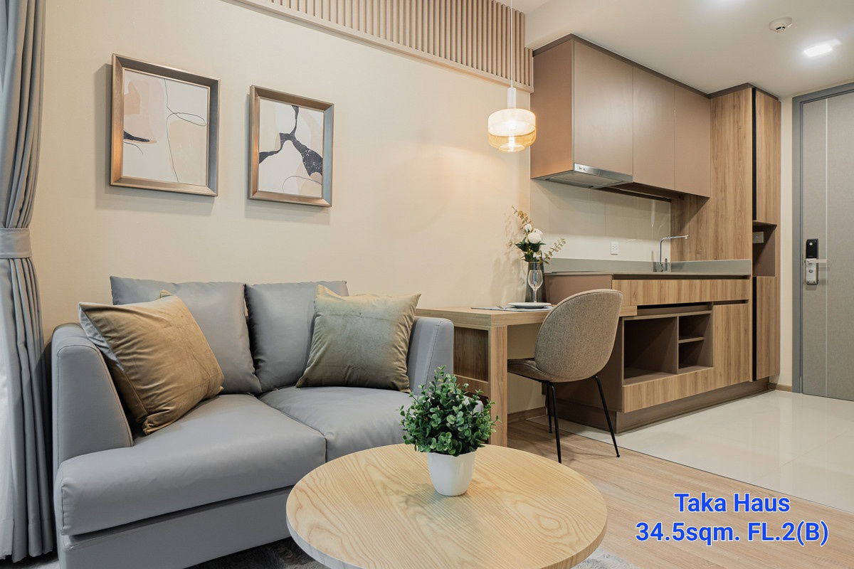 picture BTS Ekkamai 1.7 km. Free shuttle bus Price 21,000 Baht Condo Taka Haus Ekkamai 12 ( Rental ) - 1/8