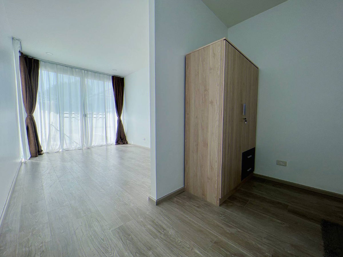 รูป บ้านพร้อมสระว่ายน้ำ 4ห้องนอน 5ห้องน้ำ 1ห้องครัว 1ห้องรับแขก 1ห้องแม่บ้าน  - รูปที่ 10/18