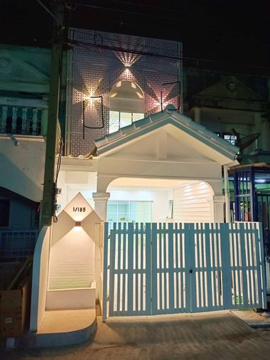 WS5726 [เช่า] Townhouse อัมพรเพลส  💰 ค่าเช่า • 15,000 บาท/เดือน 📍 BTS คูคต