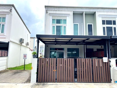 เช่าทาวน์โฮม การไฟฟ้าส่วนภูมิภาค ศาลายา : รร.สารสาสน์วิเทศธนบุรี 1.9 กม. ทาวน์โฮม 2 ชั้น แปลงมุม วิวดี 29 ตร.ว.เฟอร์ฯครบ สะดวกสบาย เงียบสงบ ไม่พลุกพล่าน เหมาะกับโฮมออฟฟิศ พักอาศัย