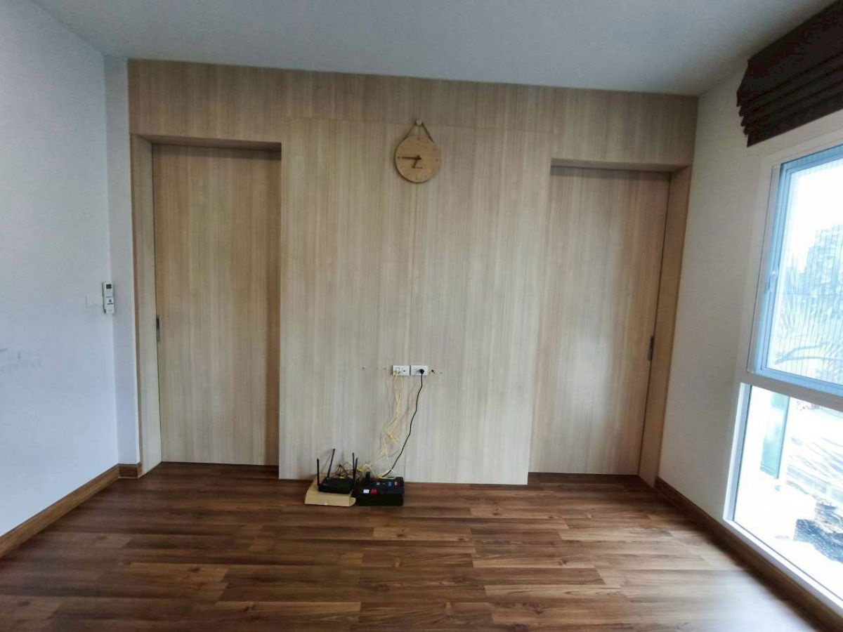 picture "Rare Item! Spacious land plot of 172 sq.wah, featuring a highly functional house layout with over 350 sq.m. of usable area. - 8/14