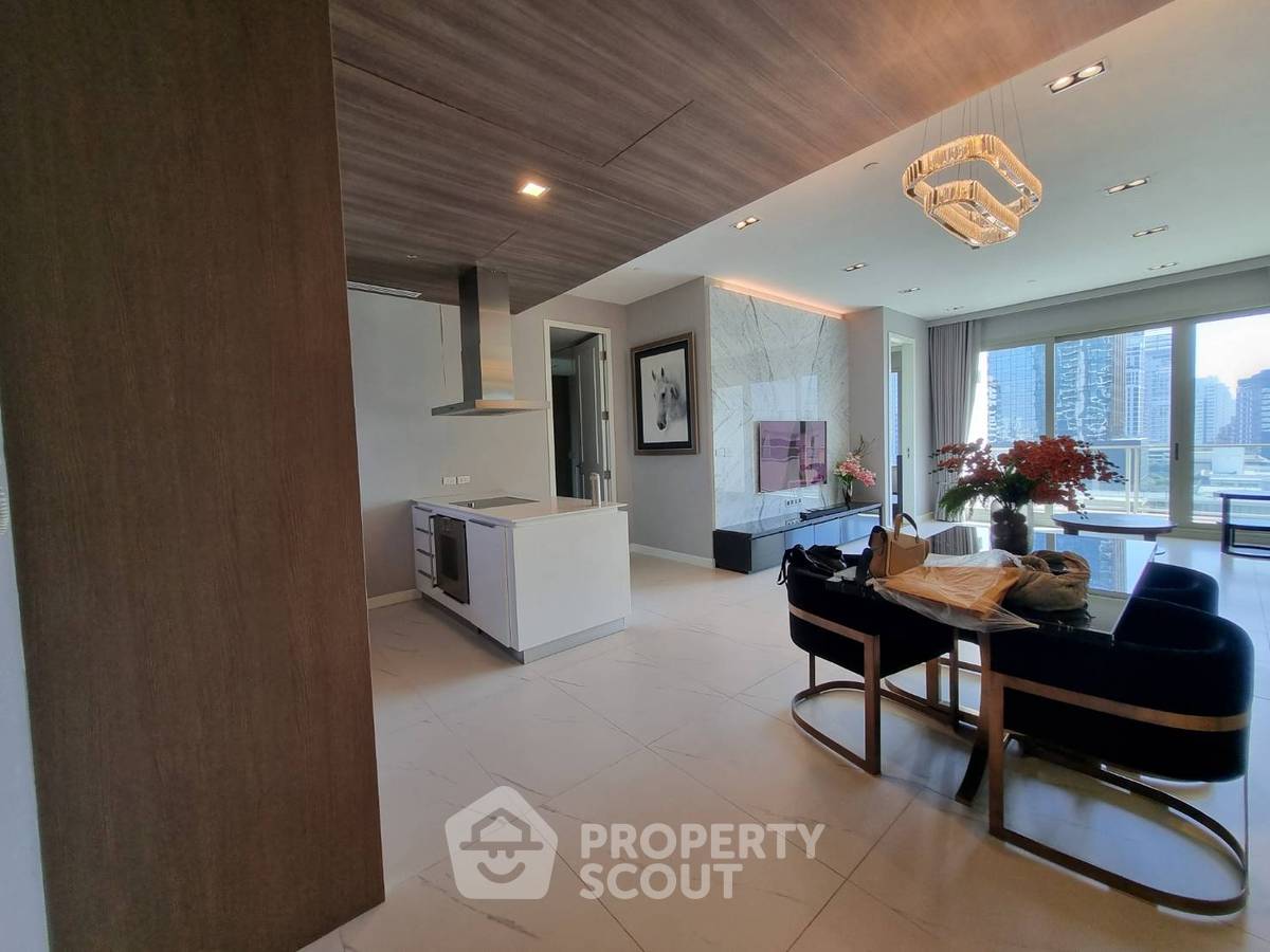 picture 2-BR Condo at 185 Rajadamri near BTS Ratchadamri (ID 1988615) - 1/10