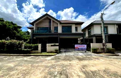 บ้านเดี่ยว เทสโก้โลตัส ศรีนครินทร์ : ขาย บ้านเดี่ยว บ้าน Bangkok boulevard ศรีนครินทร์ บางนา  70 ตรว 5นอน 4น้ำ ใกล้ส่วนกลางหมู่บ้าน