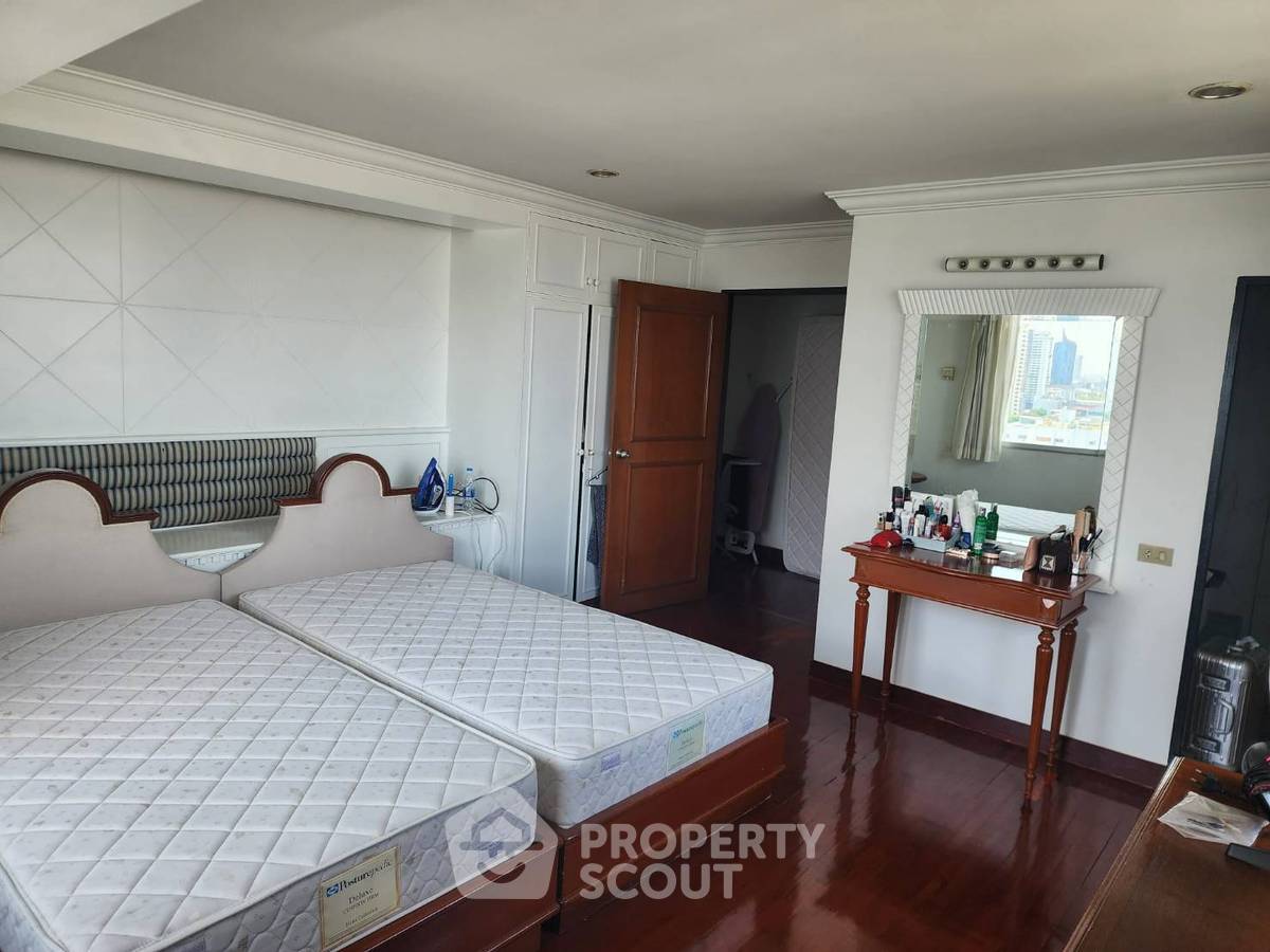 picture 3-BR Condo at DS Tower 1 near BTS Phrom Phong (ID 2439516) - 11/17