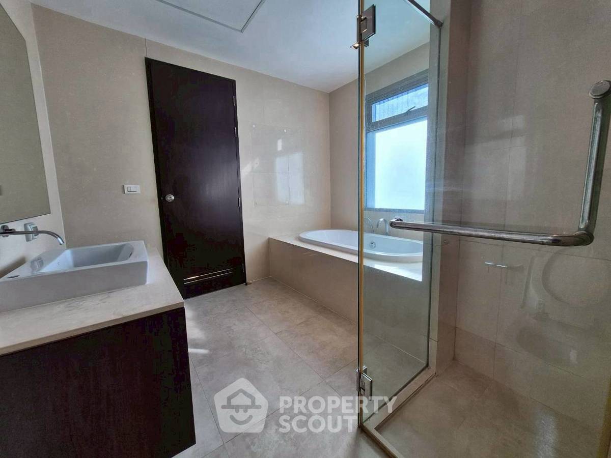 picture 2-BR Condo at The Madison near BTS Phrom Phong (ID 2437624) - 11/20