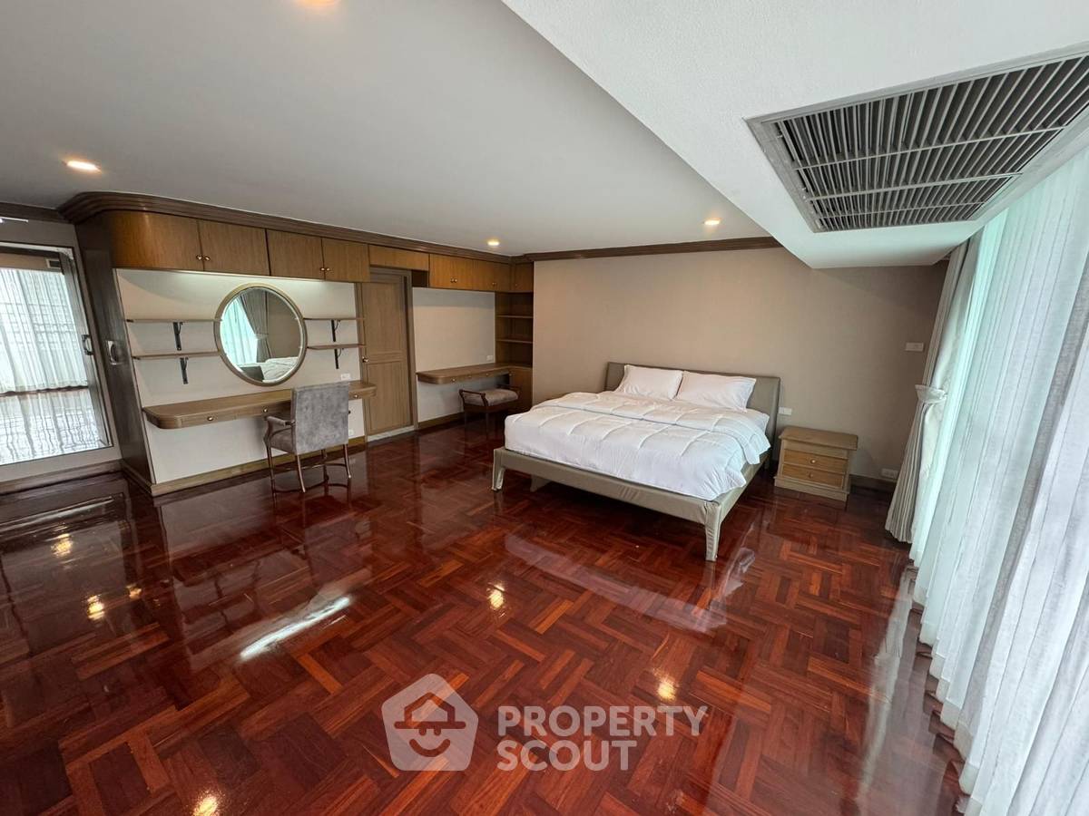 รูป คอนโด 3-ห้องนอน ที่ วัฒนา ไฮทส์ คอนโดมิเนียม ใกล้ MRT สุขุมวิท (ID 2348520) - รูปที่ 16/20