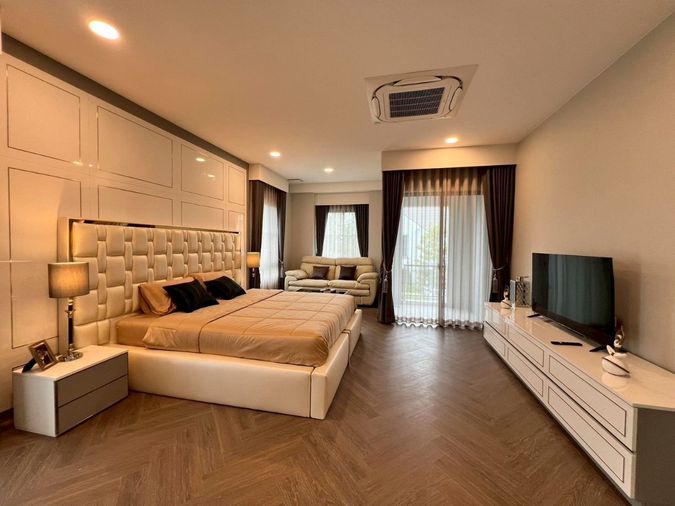 ขายบ้านเดี่ยว 4 ห้องนอน 302 ตร.ม. 107 ตร.ว. นันทวัน พระราม 9 กรุงเทพกรีฑาตัดใหม่