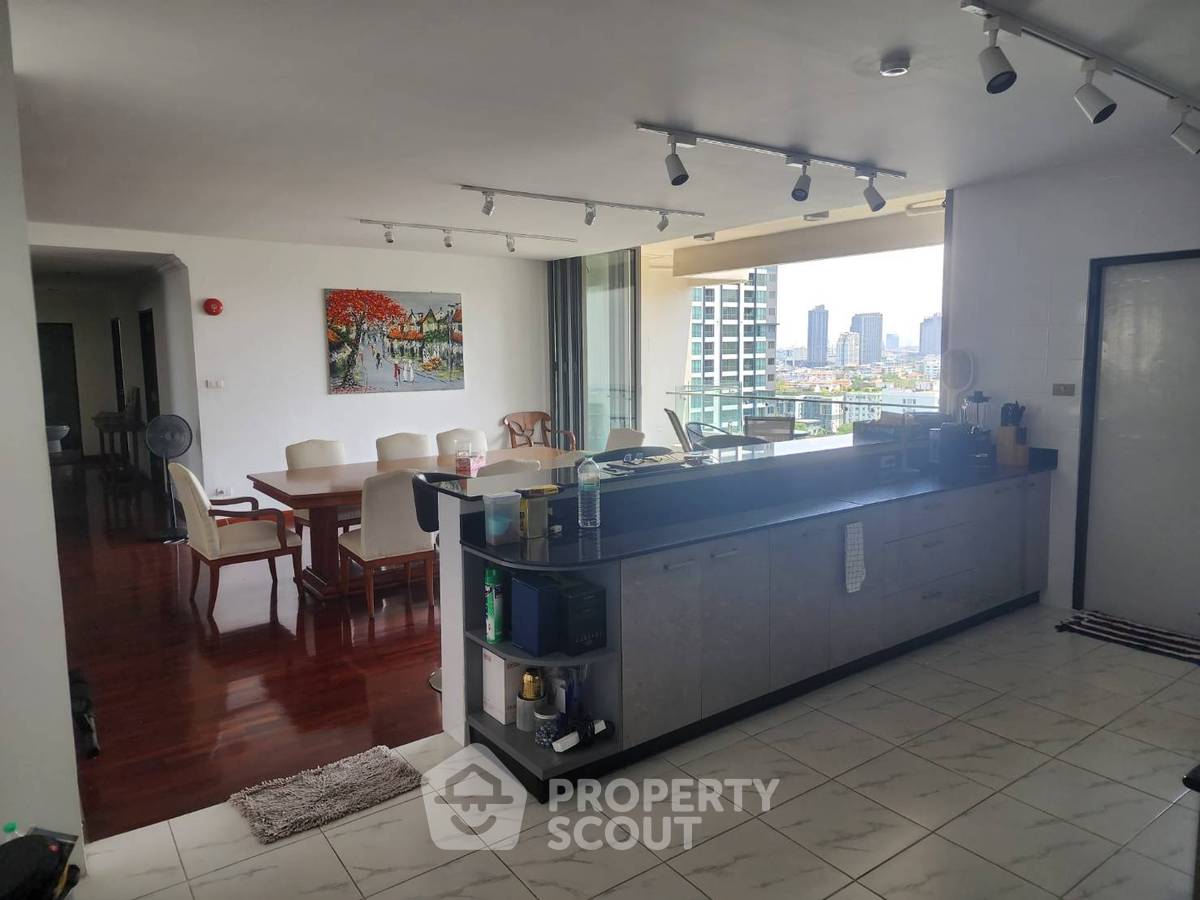 picture 3-BR Condo at DS Tower 1 near BTS Phrom Phong (ID 2439516) - 4/17