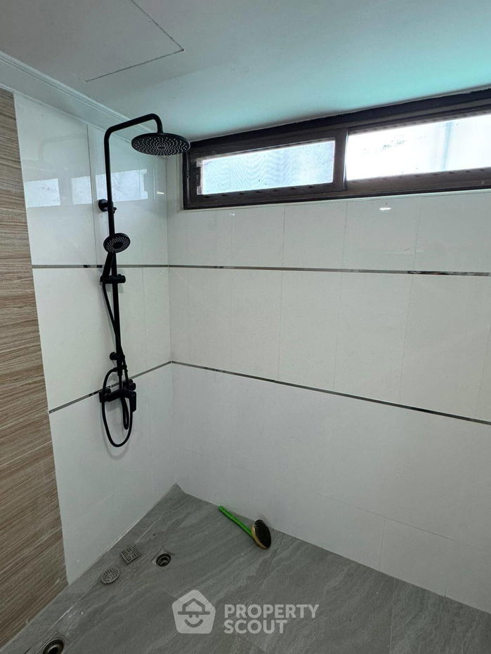 รูป คอนโด 3-ห้องนอน ที่ วัฒนา ไฮทส์ คอนโดมิเนียม ใกล้ MRT สุขุมวิท (ID 2348520) - รูปที่ 17/20