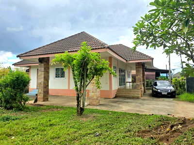 เช่าบ้านเดี่ยว วิทยาลัยเทคโนโลยีกรุงธนเชียงราย ไทย-เยอรมัน : ให้เช่าบ้านเดี่ยวชั้นเดียว  3 ห้องนอน 2 ห้องน้ำ 1  ห้องครัว  1  ที่จอดรถ