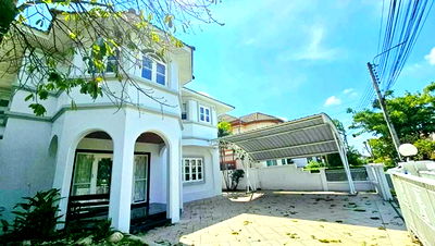 Houses for rent Ladprao 48, Chokchai 4, Ladprao 71 : MRT Watcharapol. 2.7km. Sukonthasawat Market 500 m. Luxury 2-story house for rent fully furnished 86