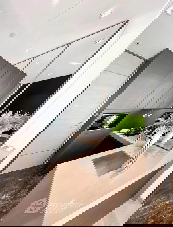 รูป คอนโด 1-ห้องนอน ที่ 28 ชิดลม ใกล้ BTS ชิดลม (ID 2438230) - รูปที่ 3/8