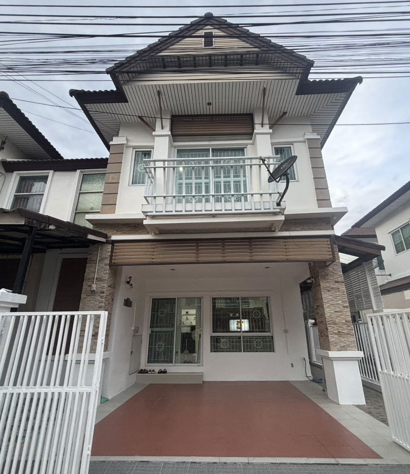 รูป 🏡⭐ ให้เช่าด่วน! ทาวน์โฮม 2 ชั้น (หลังมุม หน้ากว้าง 9 ม. ทิศใต้ ฮวงจุ้ยดี) เฟอร์/เครื่องใช้ไฟฟ้าใหม่เกือบทั้งหมด! 💥 - รูปที่ 1/12