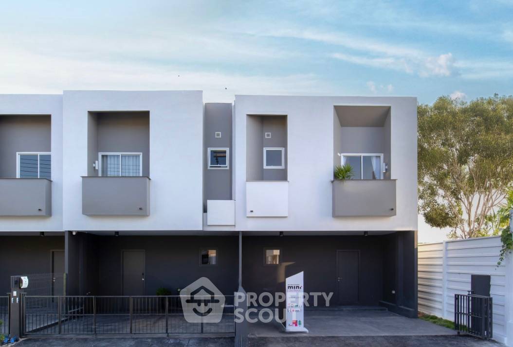 รูป ทาวน์เฮาท์ 3-ห้องนอน ใน สันพระเนตร (ID 2438771) - รูปที่ 1/8