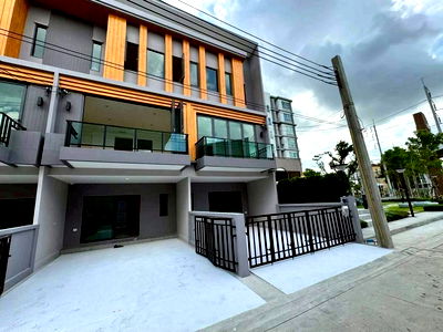 เช่าบ้านเดี่ยว ถนนลาดกระบัง : LB062 Eigen พระราม 9 | ทาวน์โฮมดีไซน์ทันสมัย ให้เช่า ทำเลอ่อนนุช – พระราม 9 ซอยเดียวกับ สน.ประเวศ