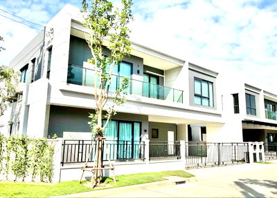 บ้านเดี่ยวให้เช่า : ให้เช่าบ้านเซนโทร บางนา (CENTRO BANGNA) ใกล้เมกา บางนา