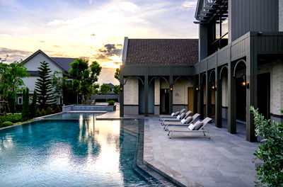 บ้านเดี่ยว สมุทรปราการ : 🏡✨สราญสิริ ศรีนครินทร์ – แพรกษา Master Bedroom ใหญ่ + Walk-in Closet เริ่ม 7.59 ลบ. 📞061-6161426 | 065-4496399 💚 LINE: @wsrcondo