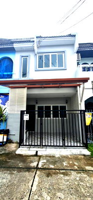 Townhouses for sale Ramkhamhaeng 106 : Hot Deal! Minimalist Modern Townhouse — Fully Renovated & Ready to Move In! 🌿