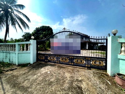 Houses for sale Lamphang : FOR SALE  HOUSE PROPERTY  2300000 BAHT.