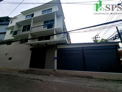 เช่าอาคารพาณิชย์ วิทยาลัยเซาธ์อีสท์บางกอก : ให้เช่าอาคารพาณิชย์ 4 ชั้น ติดถนนใหญ่อ่อนนุช  (SPSJN256)