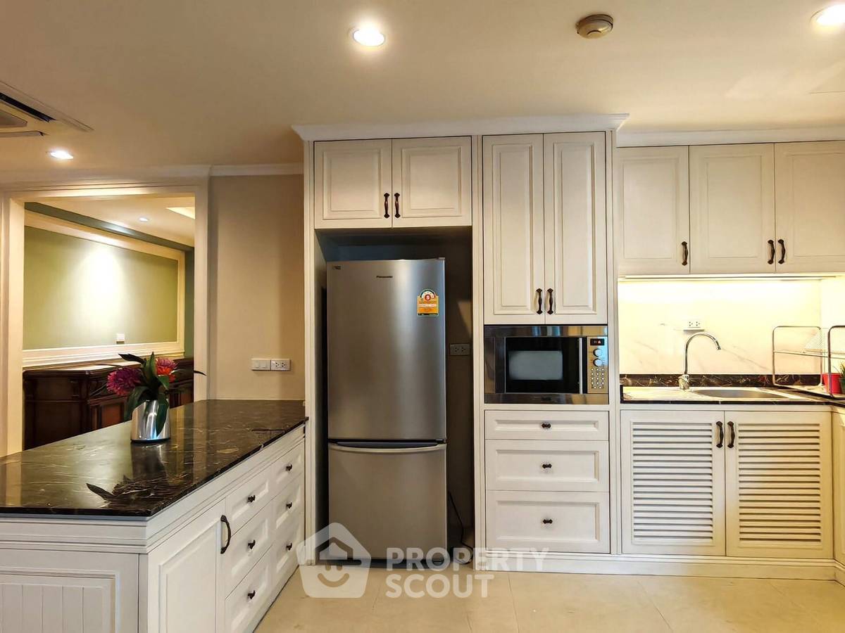 picture 2-BR Condo at La Maison Ruamrudee near BTS Phloen Chit (ID 2327479) - 25/25