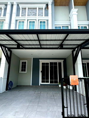 Townhouses for sale Thonburi Vocational College : S842 [For Sale] Golden Town Sathorn 💰 Selling for 6.19 million baht 📍 BTS Wutthakat Station