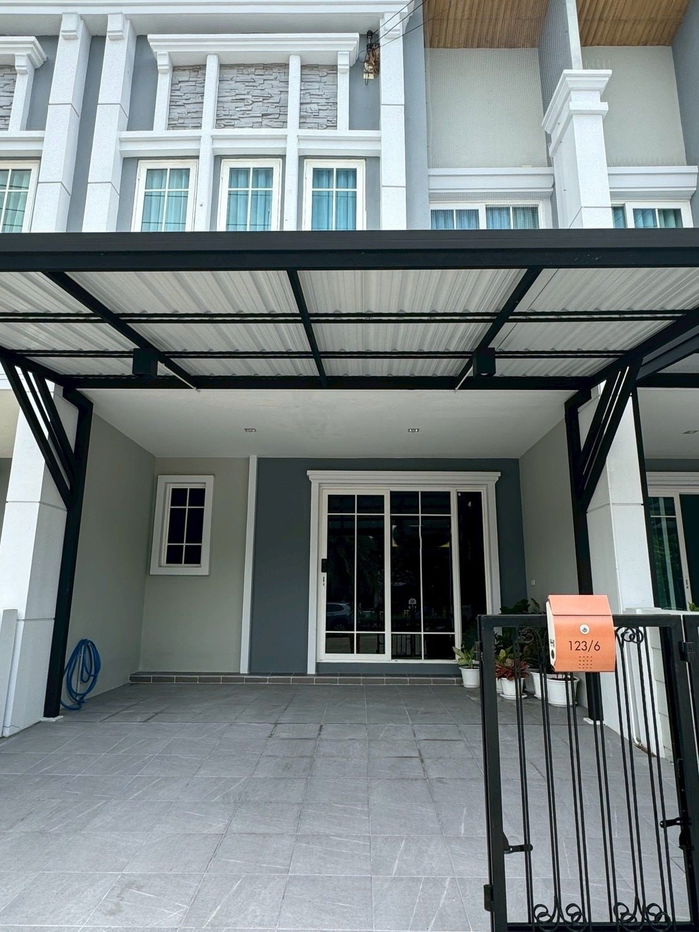 picture S842 [For Sale] Golden Town Sathorn 💰 Selling for 6.19 million baht 📍 BTS Wutthakat Station - 1/10