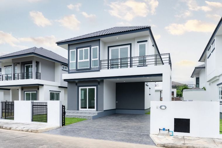 2-storey detached house for sale, usable area 150 sq m., starting price 4.xx million, location near the city.